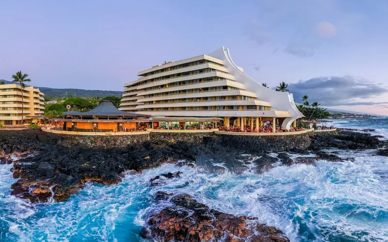 Oceanfront resort on Alii Drive in Kailua-Kona, close to the kona sunset cruise